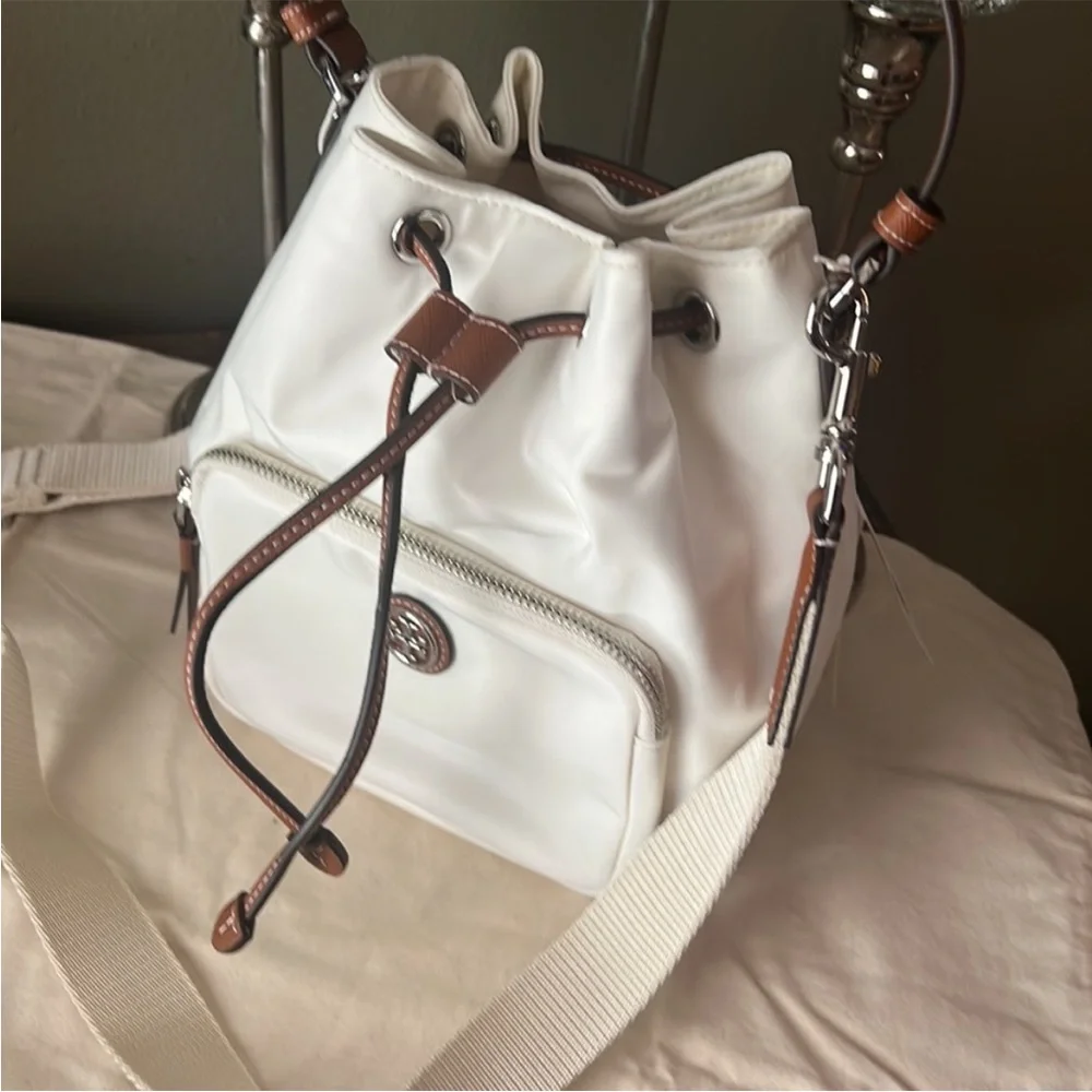 Tory Burch nylon bucket bag - Picture 3 of 9